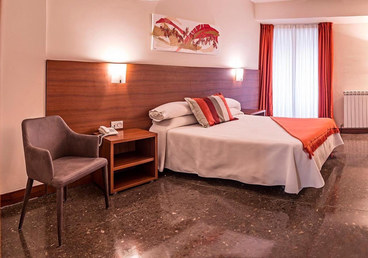 Hotel Txartel Lasarte Oria Екстериор снимка